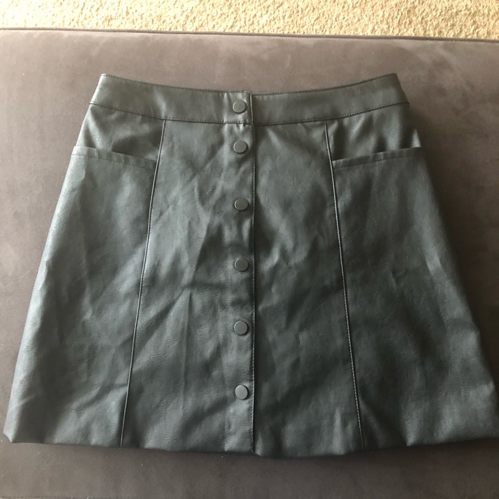 H&M’s Skirt
